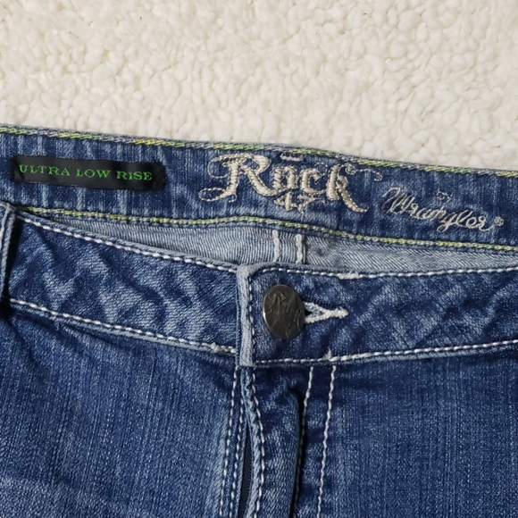 Wrangler Jeans - Picture 2 of 5